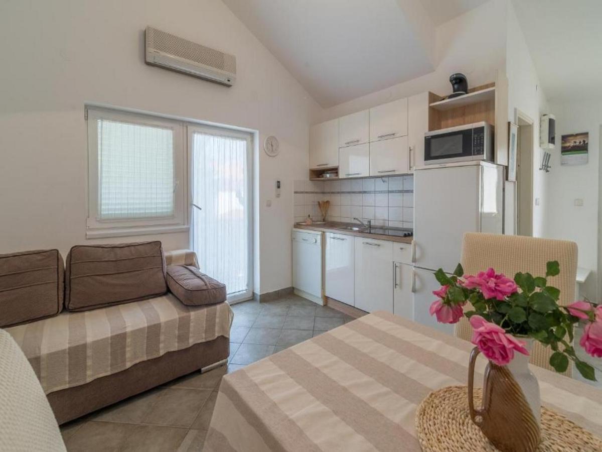 Apartmani Lucia Biograd Biograd Na Moru Exterior foto